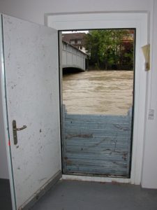 Hochwasserschutz an der Tür